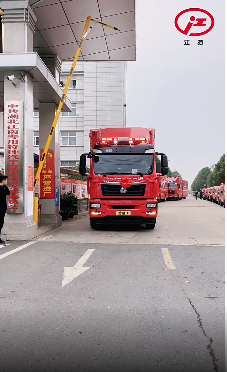 湖北江南：4臺(tái)后勤保障類(lèi)宿營(yíng)車(chē)發(fā)車(chē)
